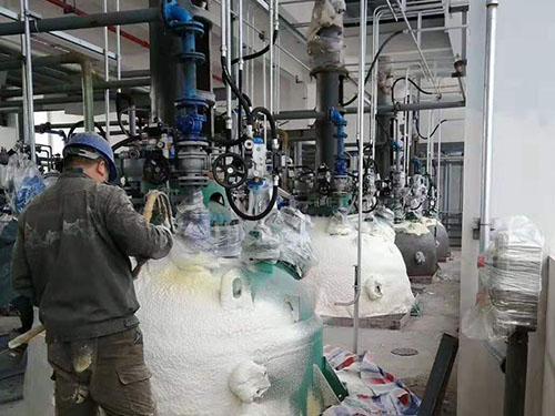 反應(yīng)釜設(shè)備保冷噴涂